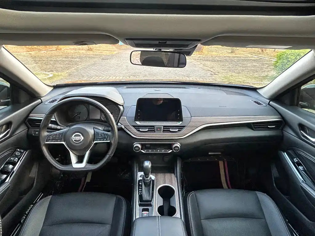NISSAN TEANA 2022