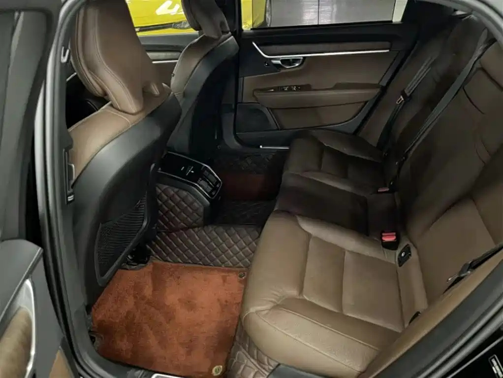 VOLVO S90 2021
