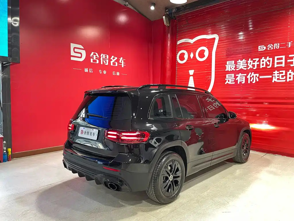 MERCEDES BENZ GLB 2024