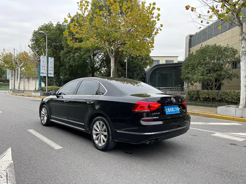 VOLKSWAGEN PASSAT 2018
