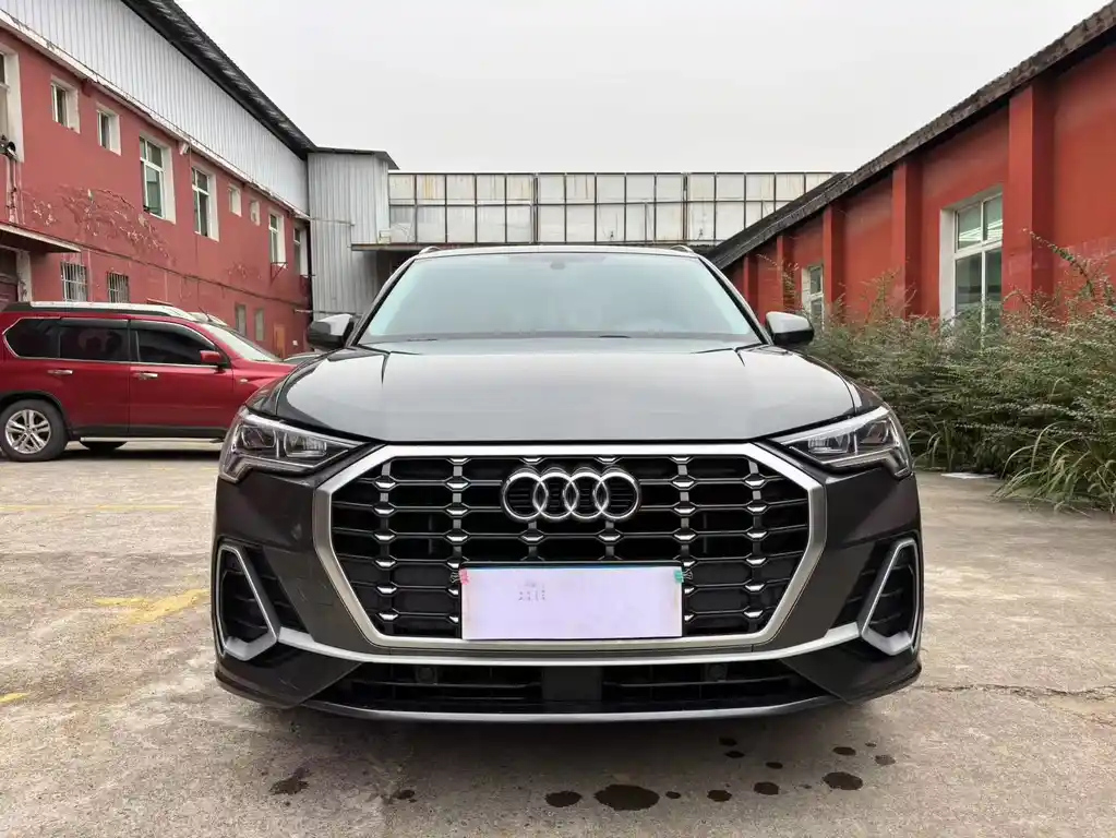 AUDI Q3 2023