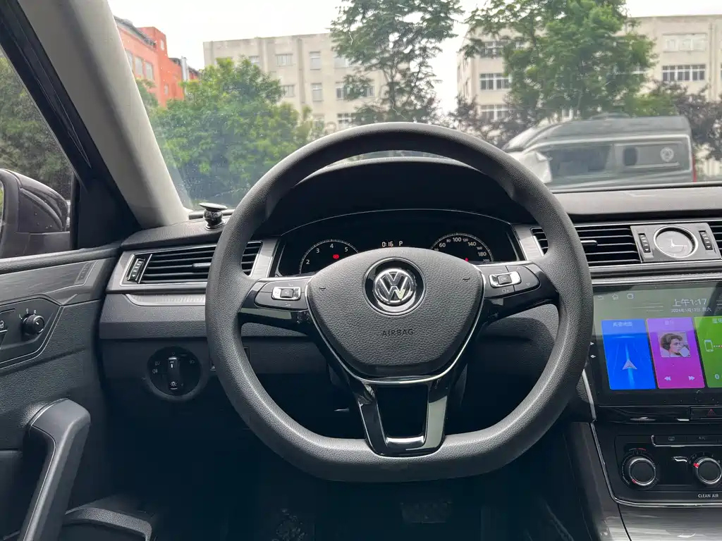 VOLKSWAGEN PASSAT 2019