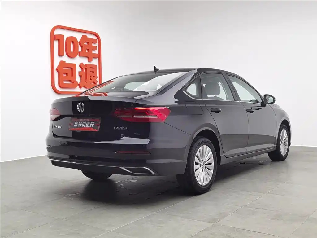 VOLKSWAGEN LAVIDA 2020