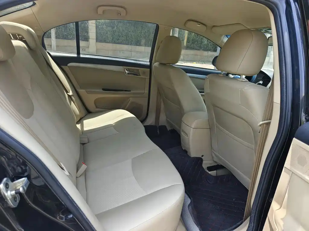 ROEWE 350 2013