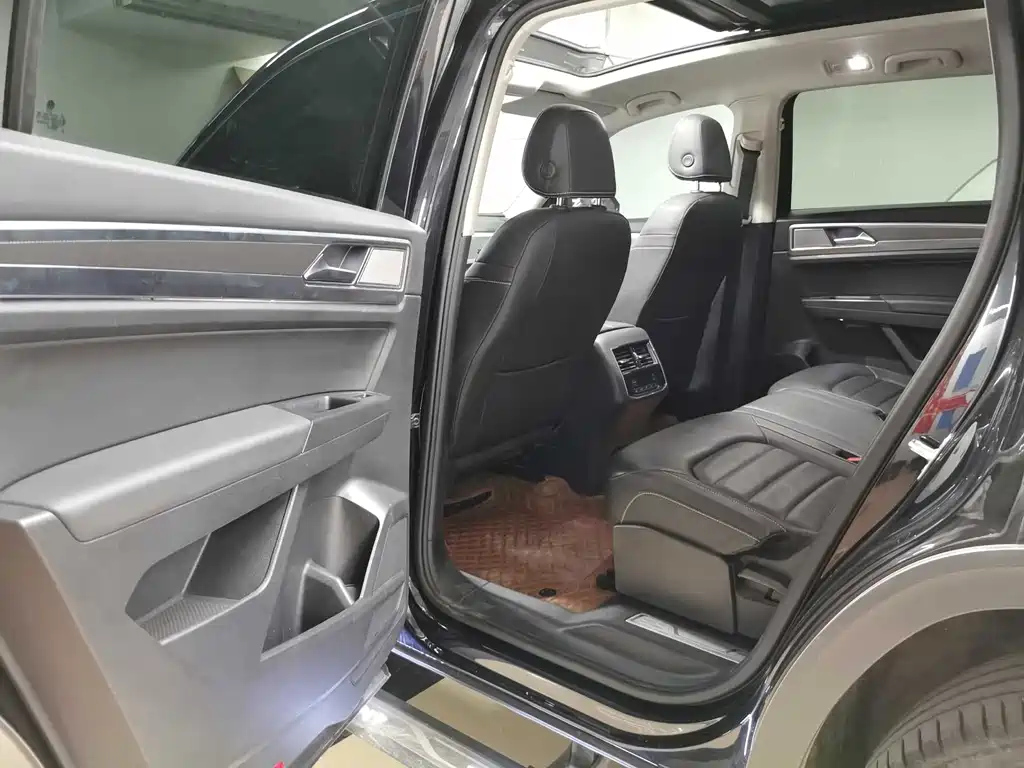 VOLKSWAGEN TOURAN 2021