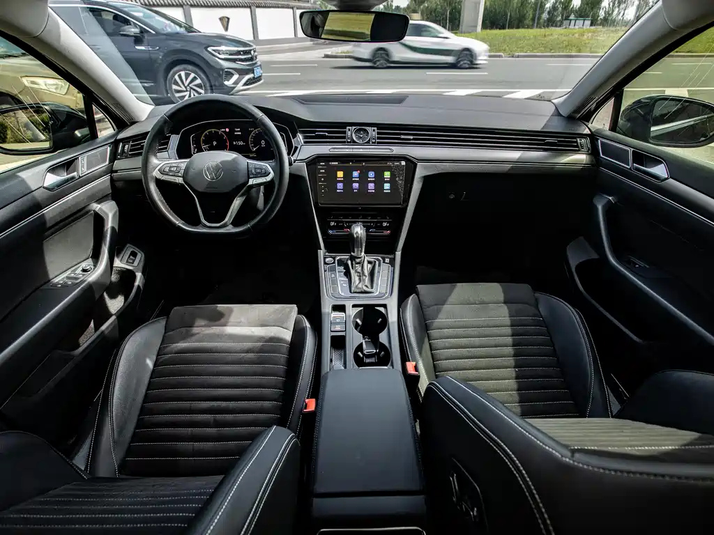 VOLKSWAGEN MAGOTAN 2022