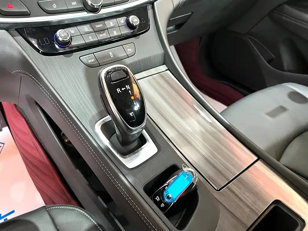 BUICK LACROSSE 2020