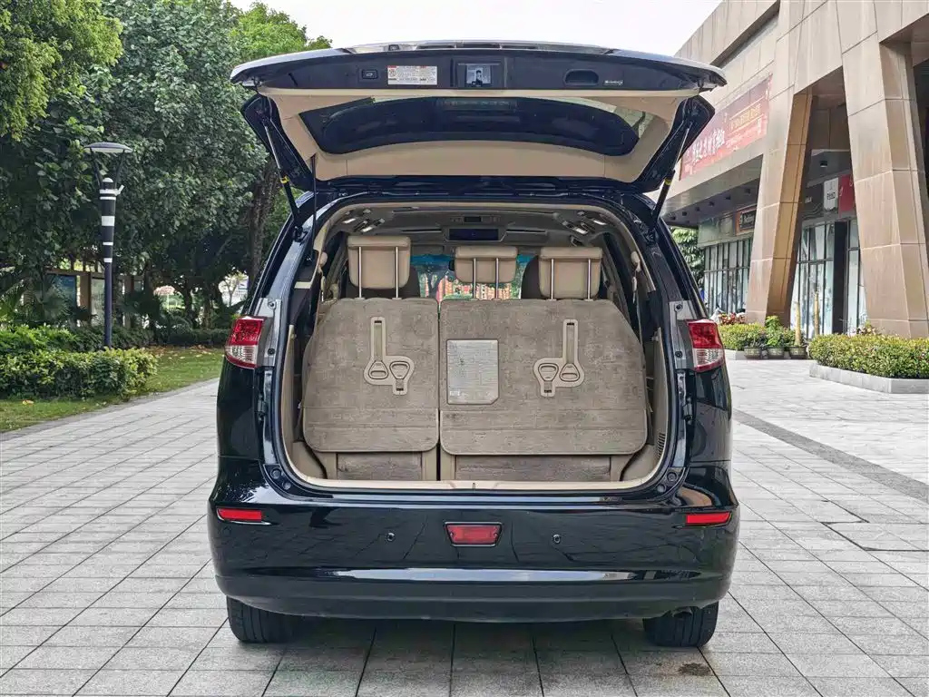 TOYOTA PREVIA 2012