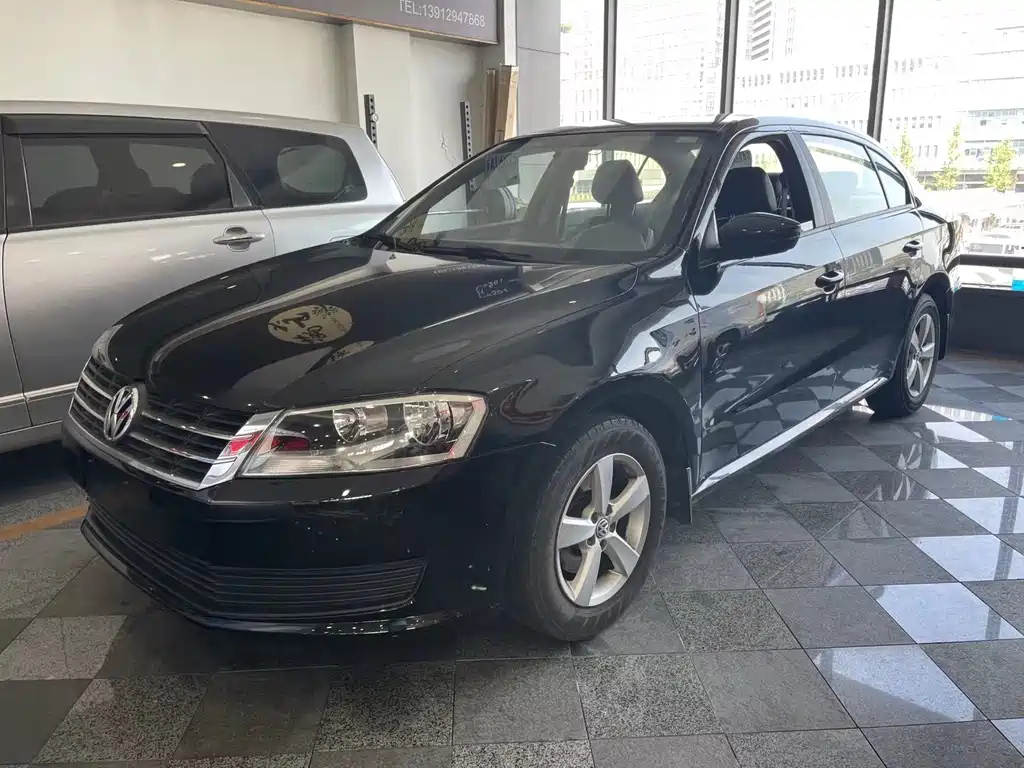 VOLKSWAGEN LAVIDA 2014