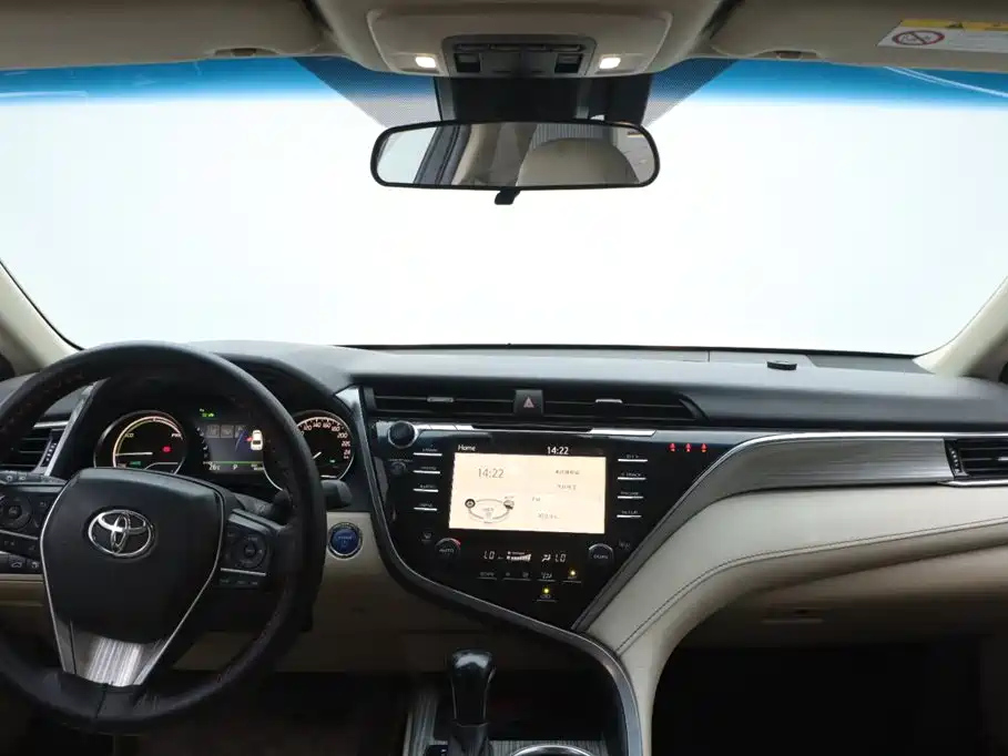 TOYOTA CAMRY 2018
