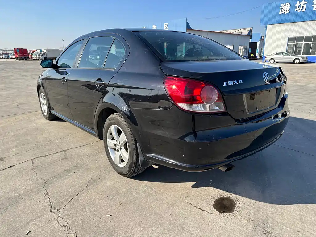 VOLKSWAGEN LAVIDA 2011