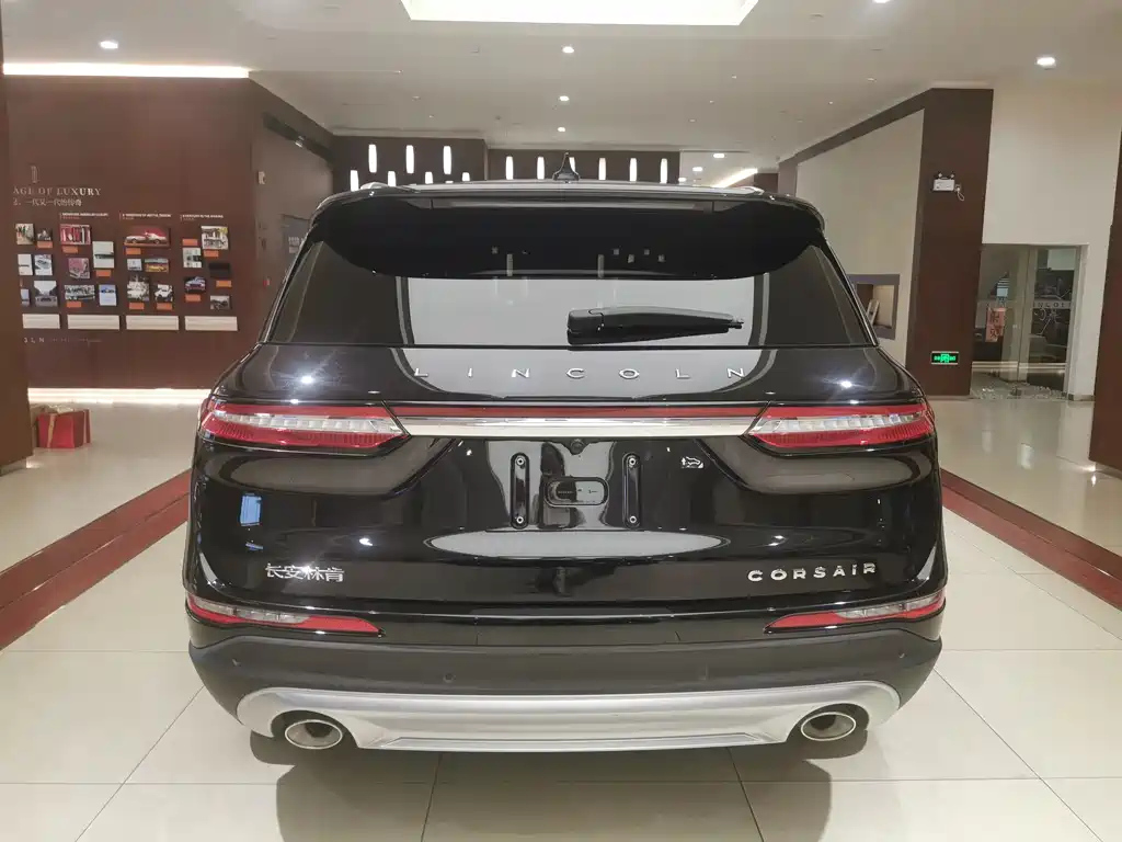 LINCOLN ADVENTURER 2021