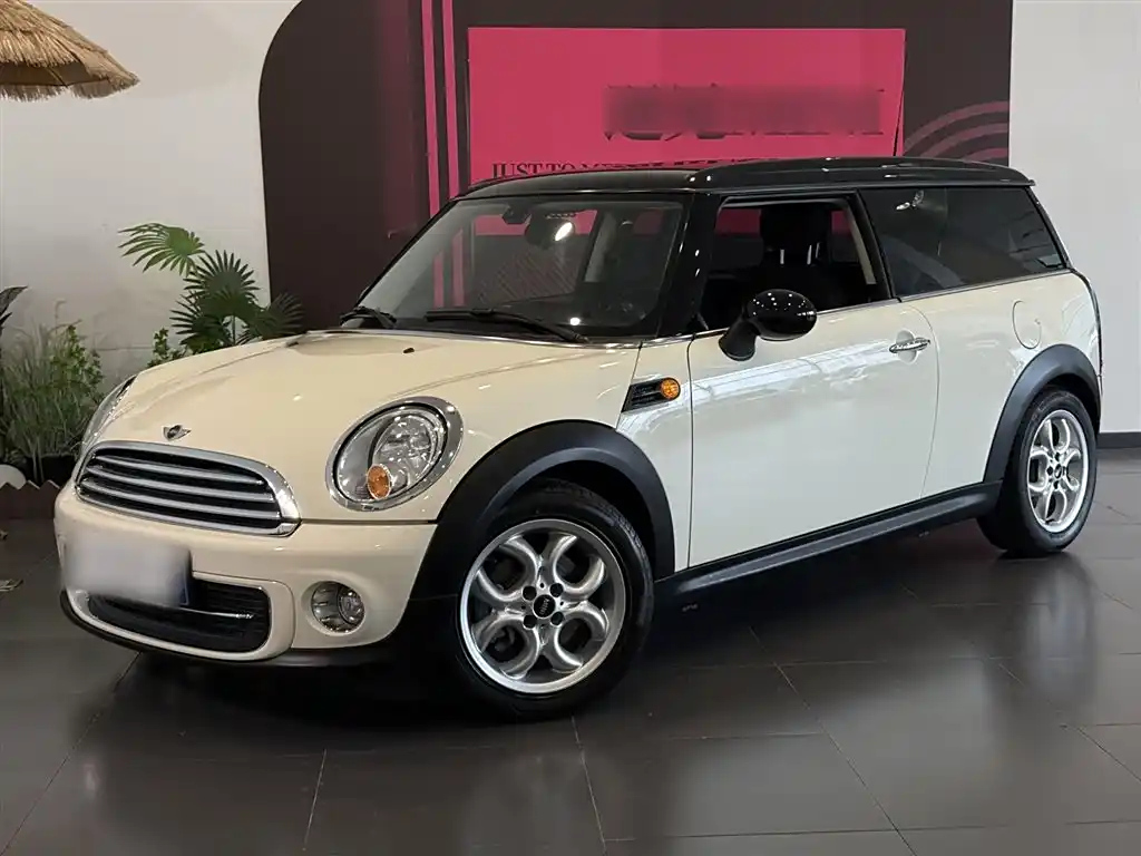 MINI CLUBMAN 2011