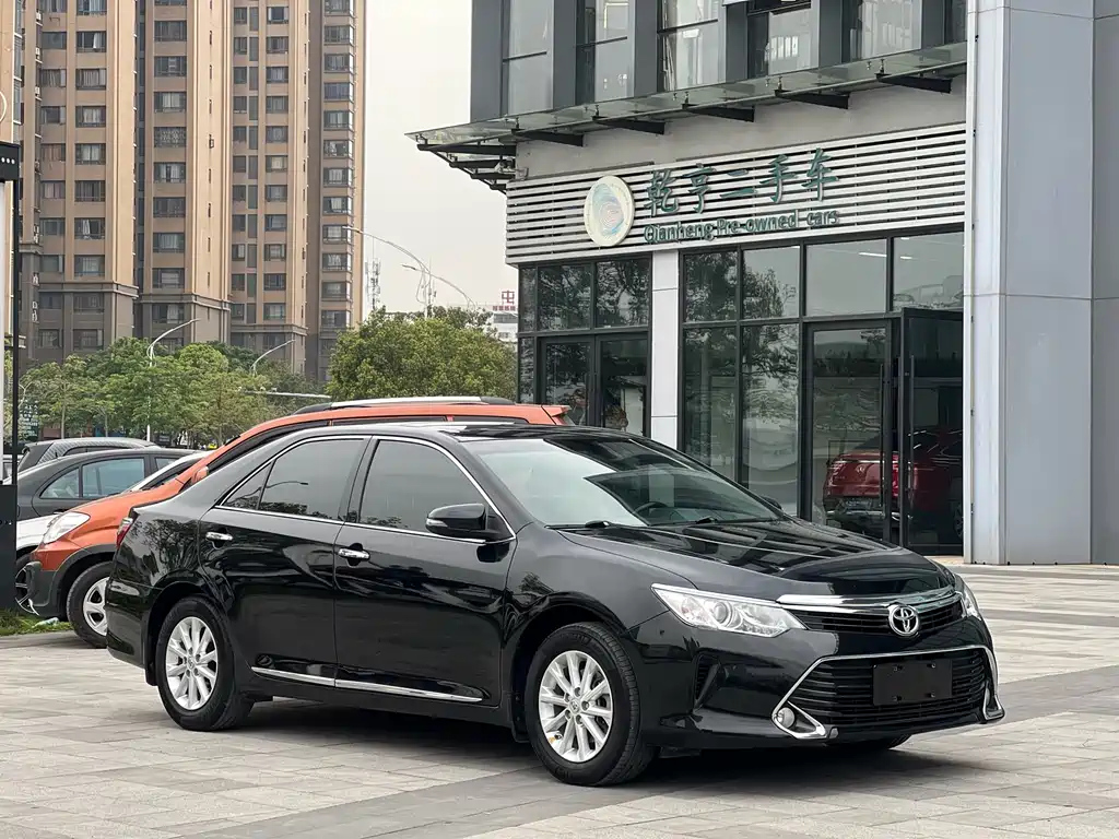 TOYOTA CAMRY 2017