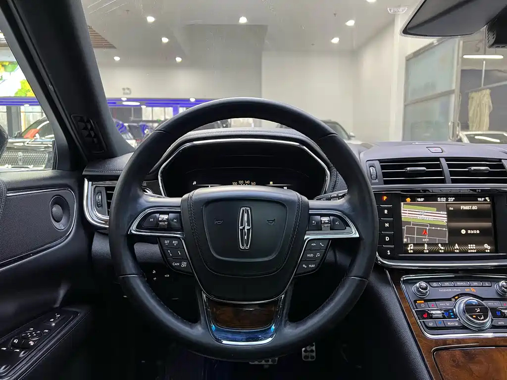 LINCOLN CONTINENTAL 2019