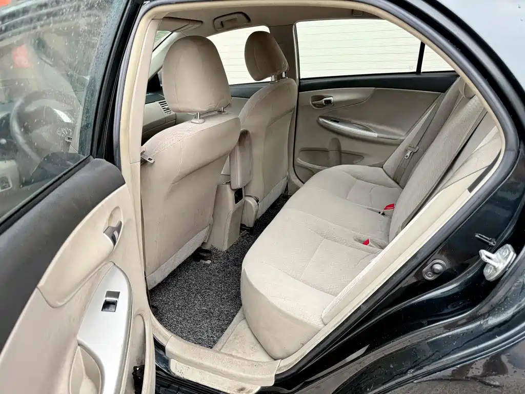 TOYOTA COROLLA 2013