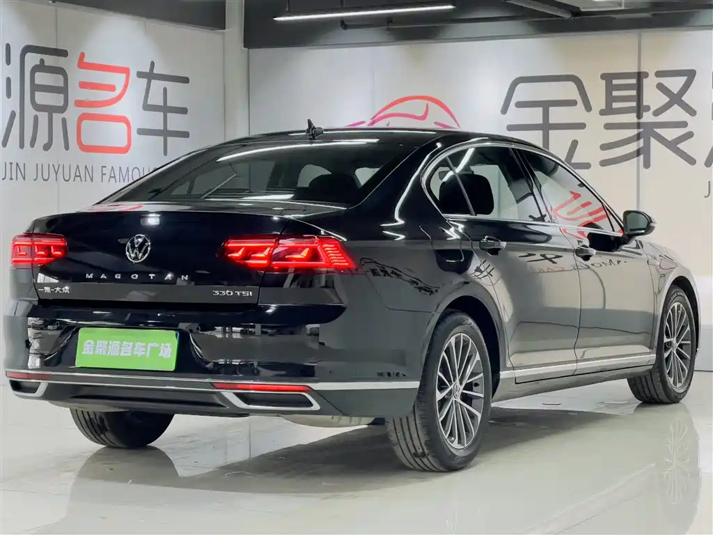 VOLKSWAGEN MAGOTAN 2021