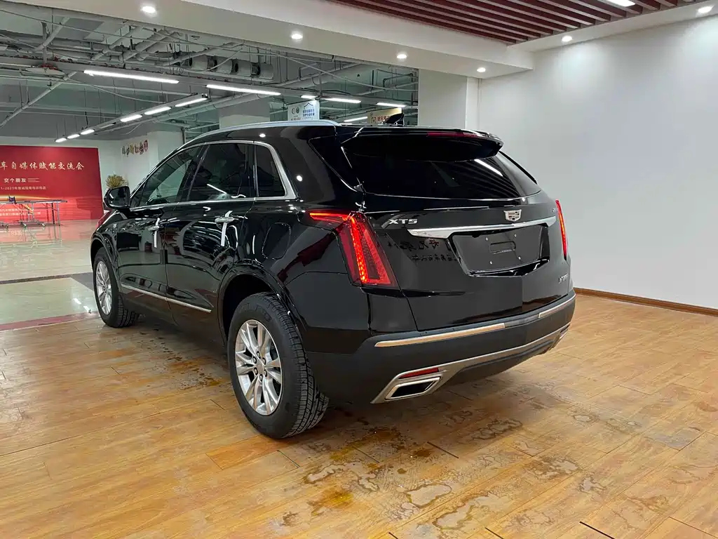 CADILLAC XT5 2024