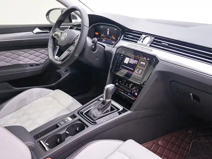 VOLKSWAGEN MAGOTAN 2023
