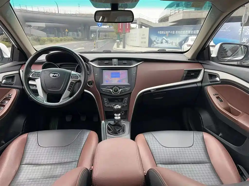 BYD S6 2013