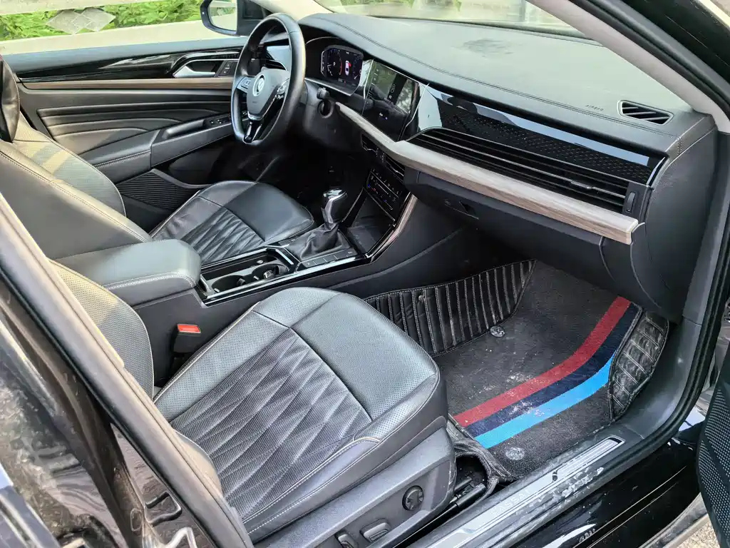 VOLKSWAGEN PASSAT 2020