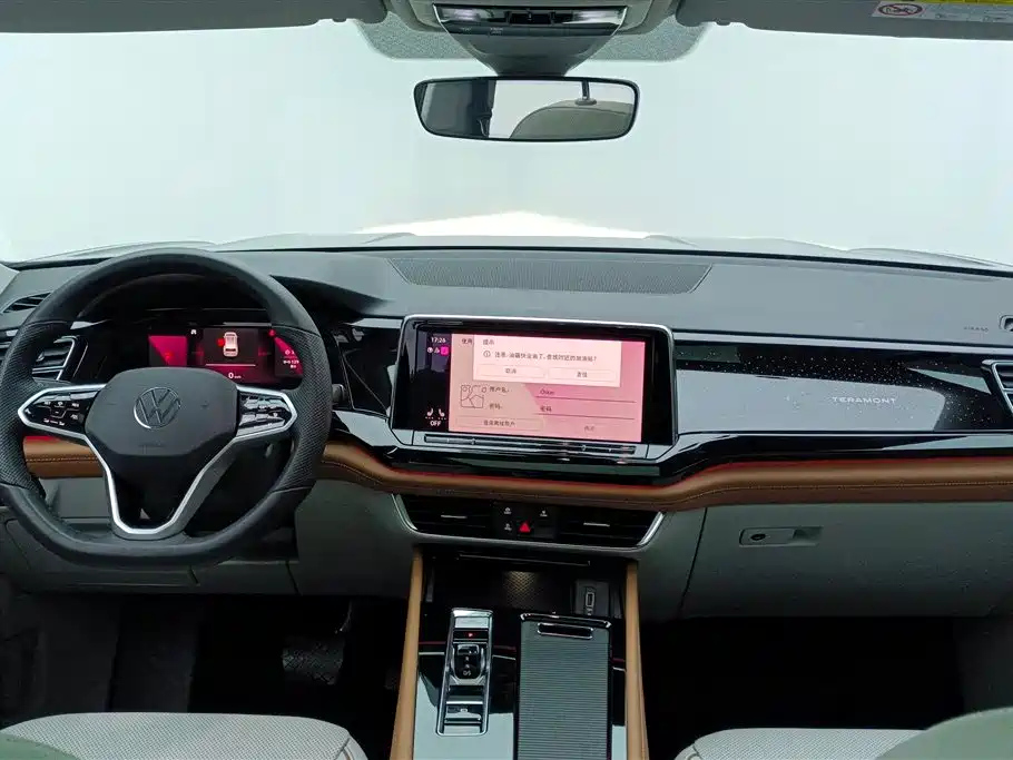 VOLKSWAGEN TOURAN 2022