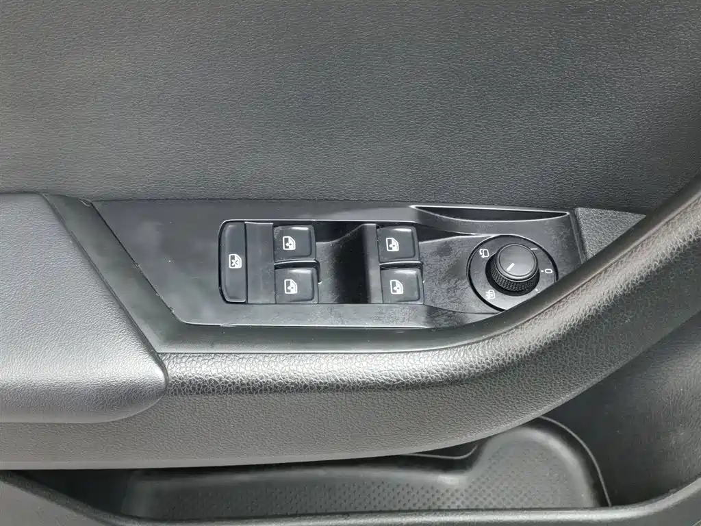 SKODA SUPERB 2019