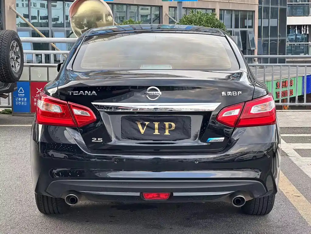NISSAN TEANA 2018