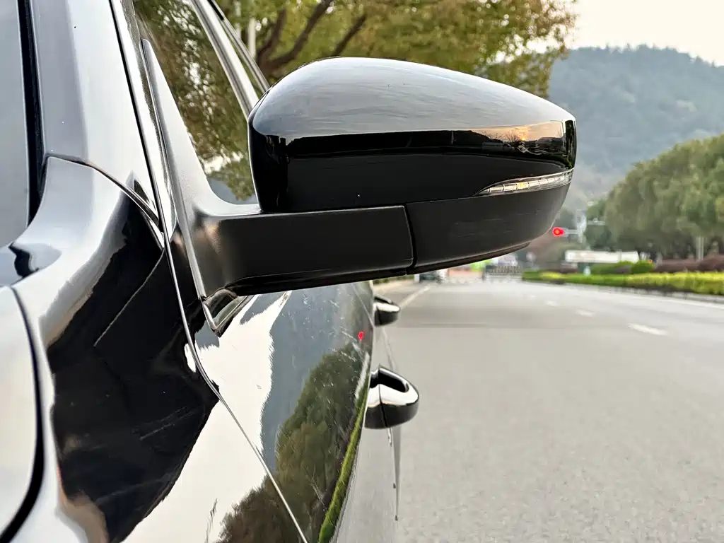 VOLKSWAGEN LAVIDA 2014
