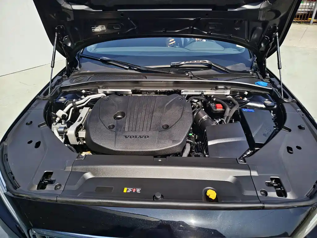 VOLVO S90 2022