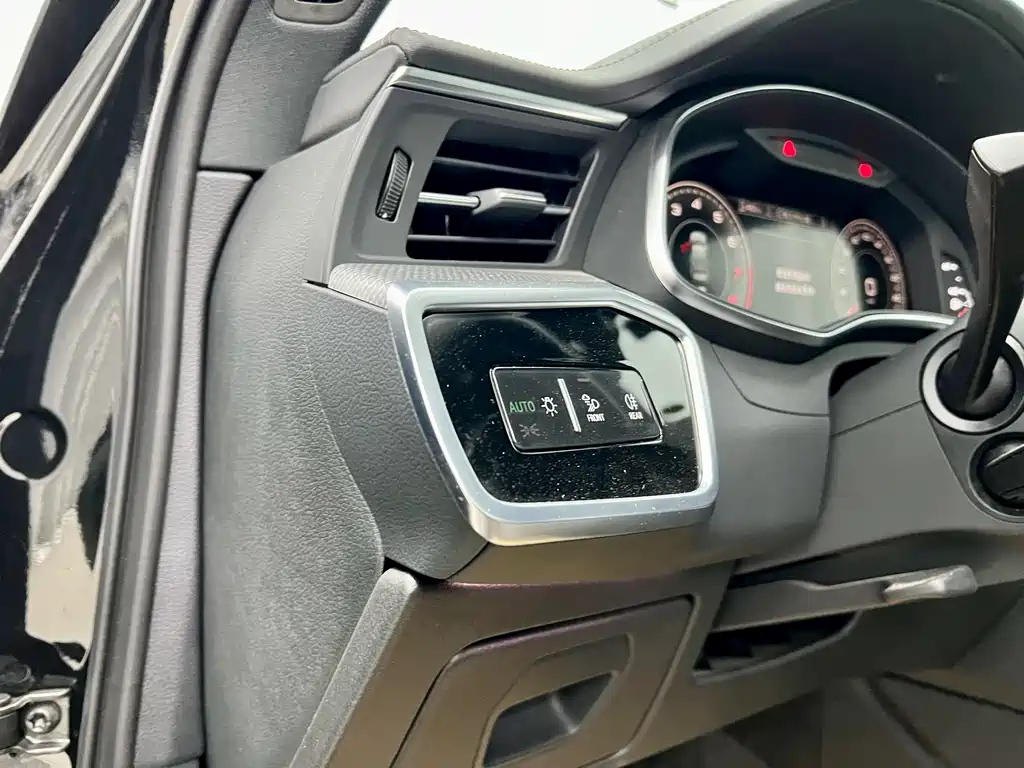 AUDI A6L 2023