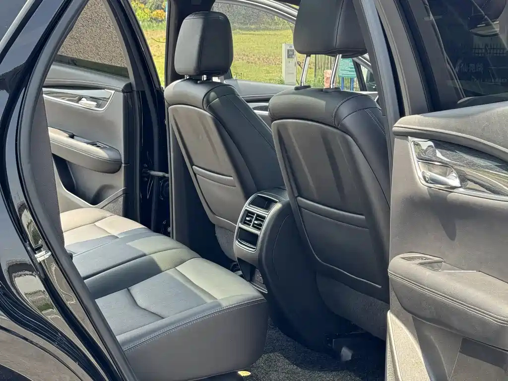 CADILLAC XT5 2022