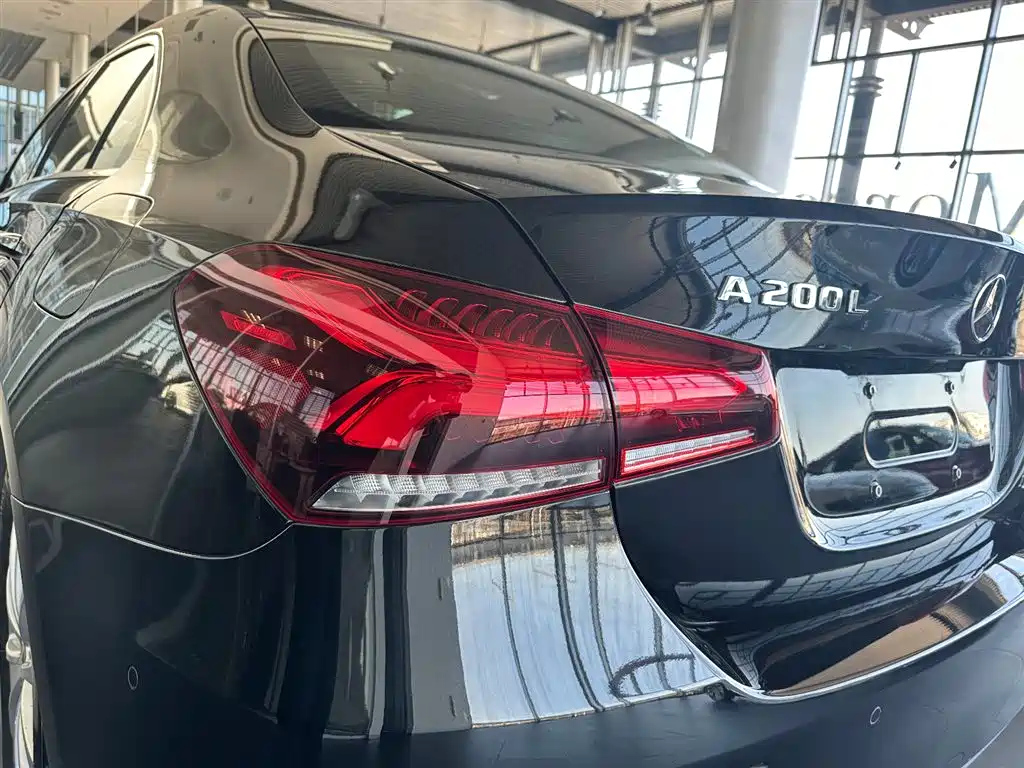 MERCEDES BENZ A-CLASS 2022