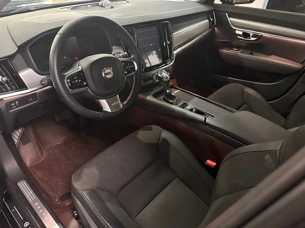 VOLVO S90 2020