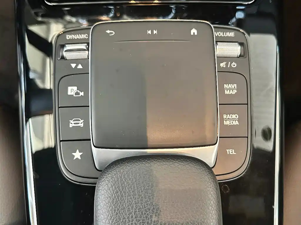 MERCEDES BENZ A-CLASS 2022