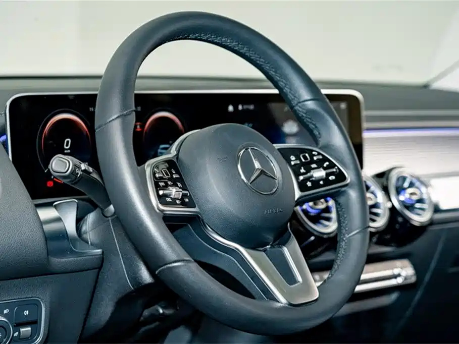 MERCEDES BENZ GLB 2020