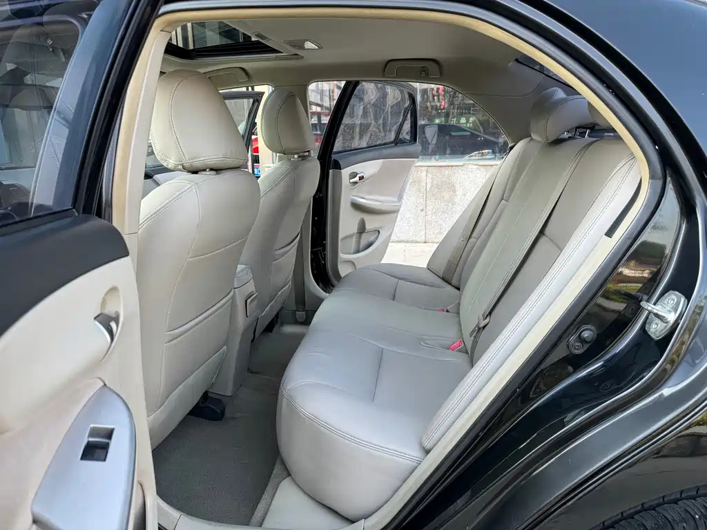 TOYOTA COROLLA 2012
