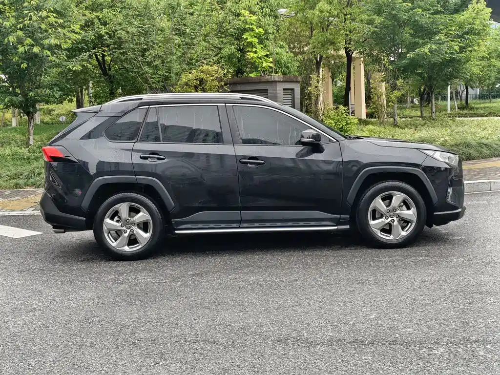 TOYOTA RAV4 RONGFANG 2022