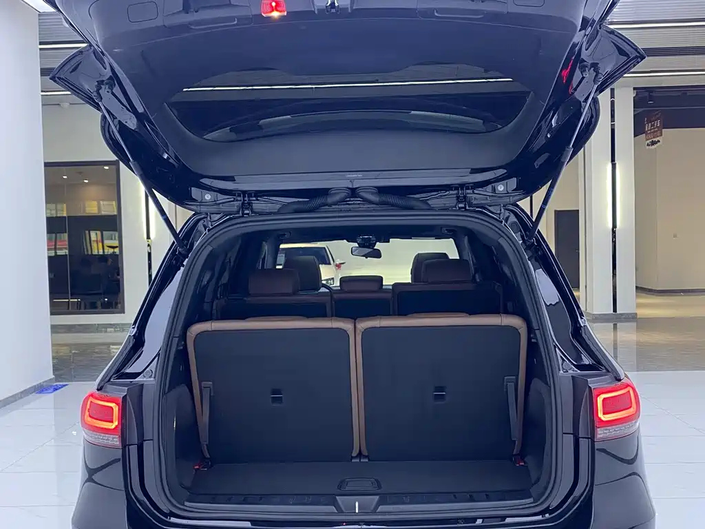MERCEDES BENZ GLB 2023