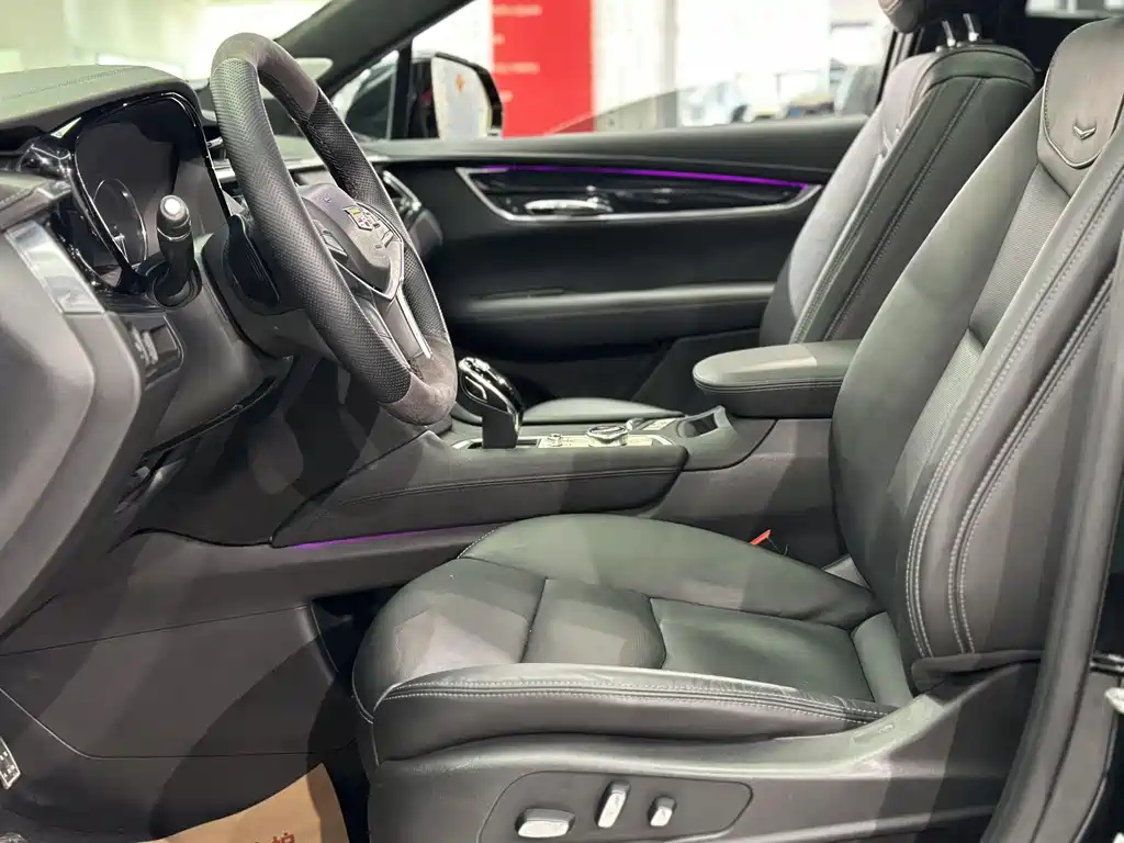 CADILLAC XT5 2020