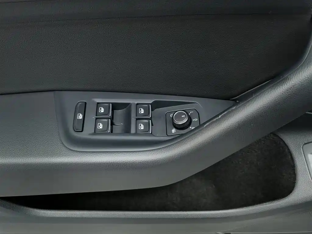 VOLKSWAGEN MAGOTAN 2021