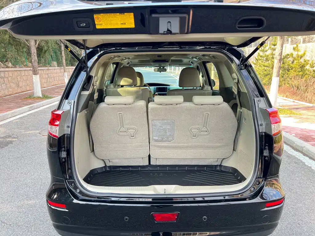 TOYOTA PREVIA 2011