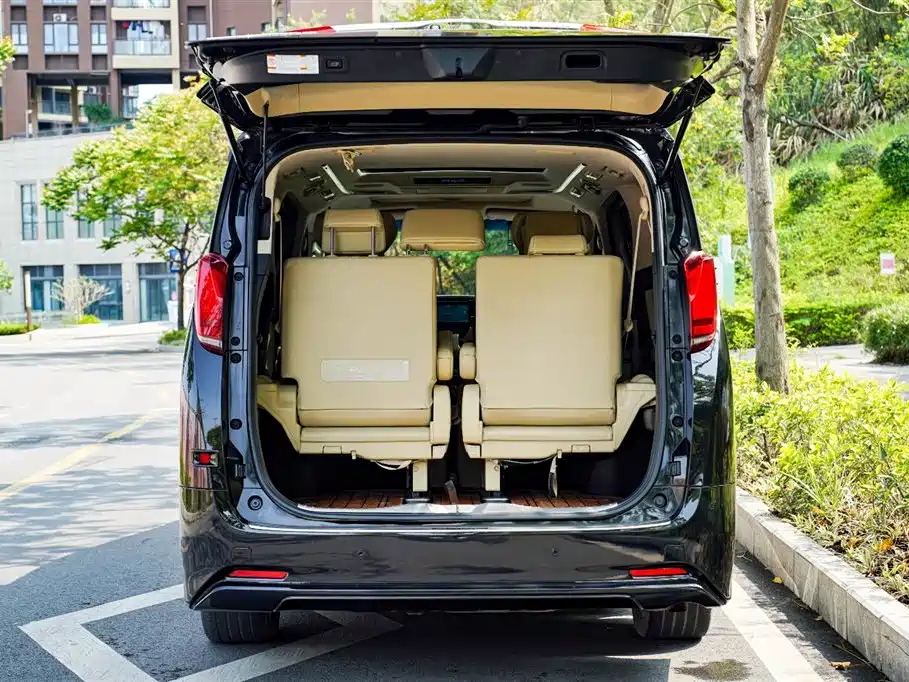 TOYOTA ALPHARD 2018