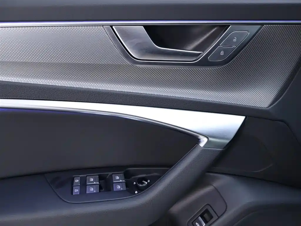 AUDI A6L 2023