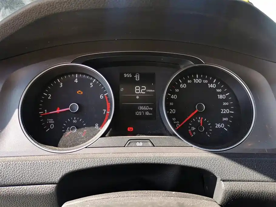 VOLKSWAGEN GOLF 2014