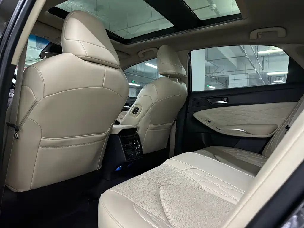 TOYOTA AVALON 2019