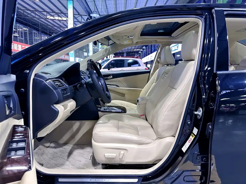 TOYOTA CAMRY 2016