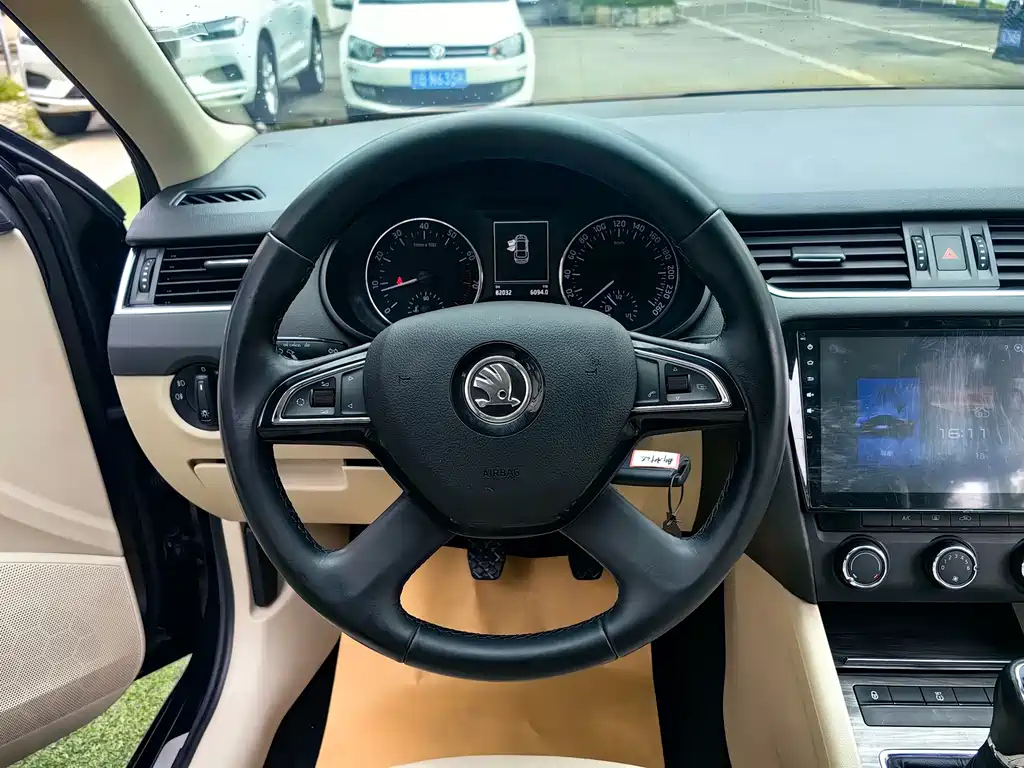 SKODA OCTAVIA 2015