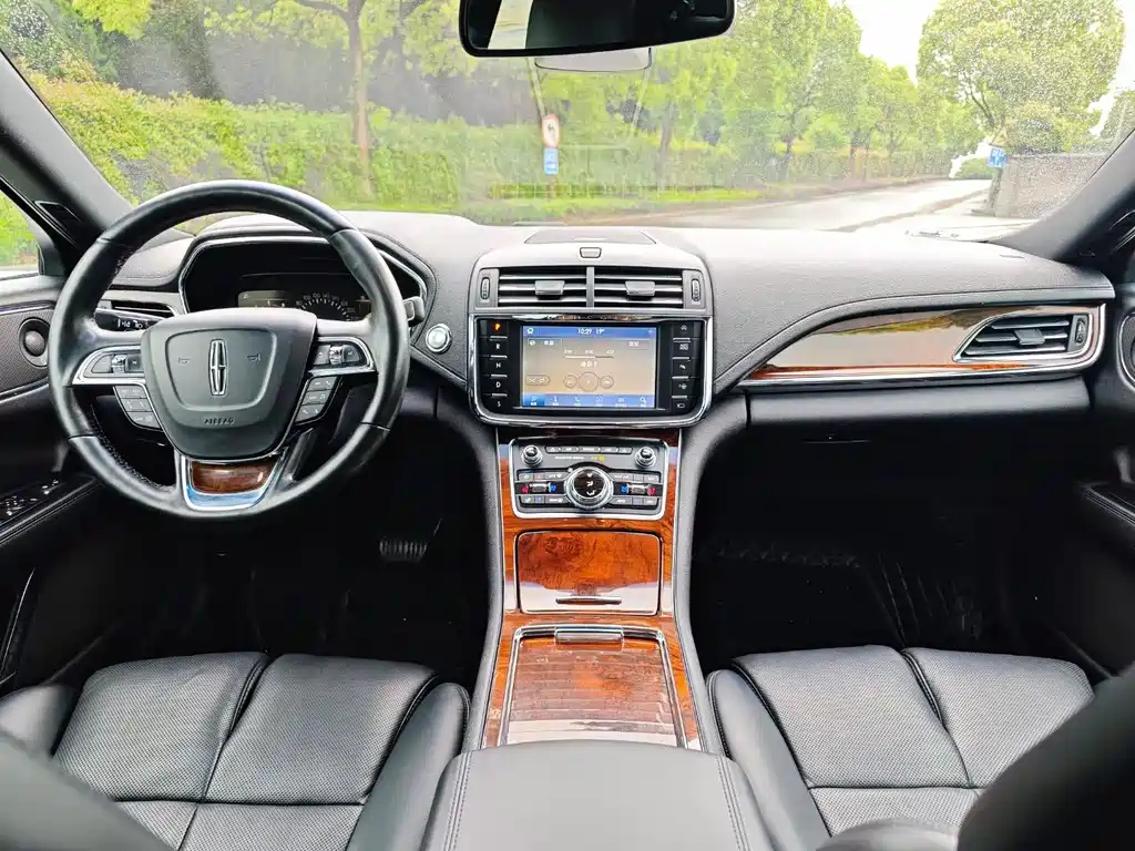 LINCOLN CONTINENTAL 2020