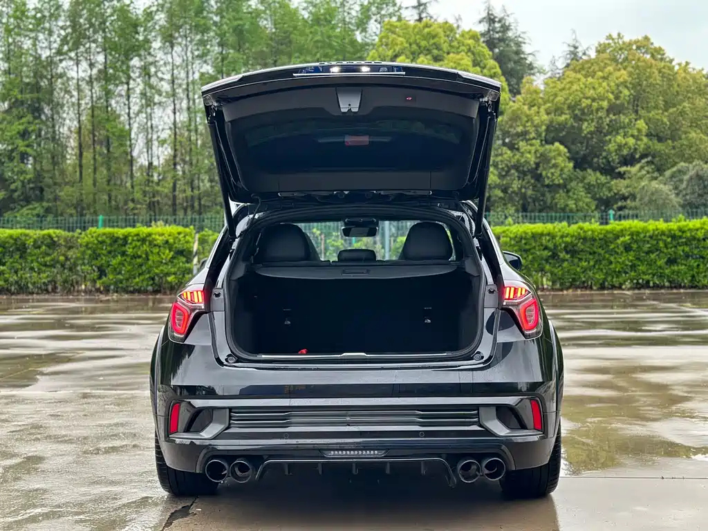 LYNK&CO 02 HATCHBACK 2021
